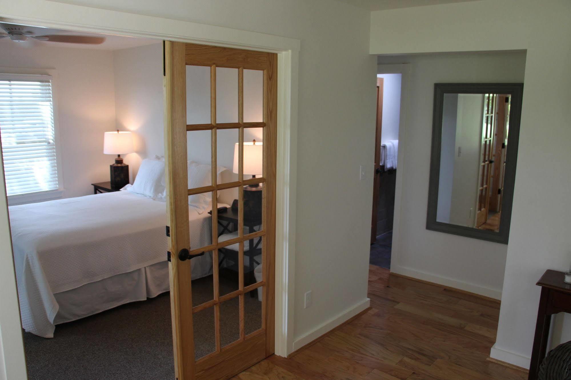 Cedar Creek Hotel New Haven ภายนอก รูปภาพ