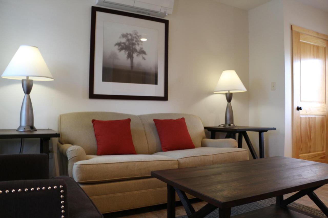 Cedar Creek Hotel New Haven ภายนอก รูปภาพ